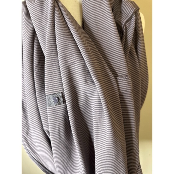 Lululemon Reversible Snap Vinyasa Scarf In Stripe Plum Purple - Picture 3 of 3